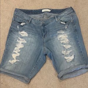 Torrid size 20 distressed shorts